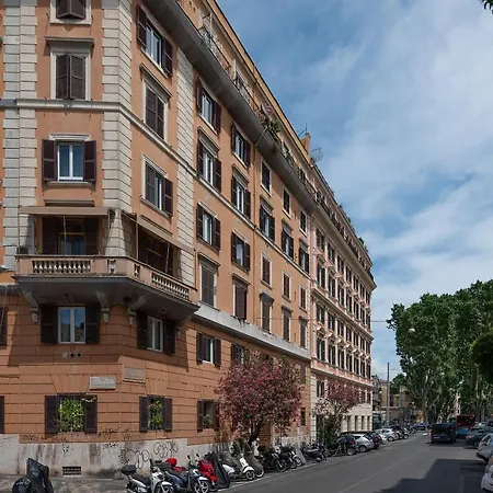 公寓 Trastevere At Heart